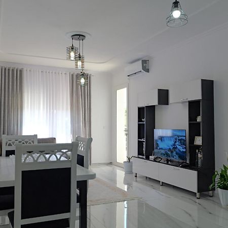 Aldisen Apartment Sarande Exterior photo