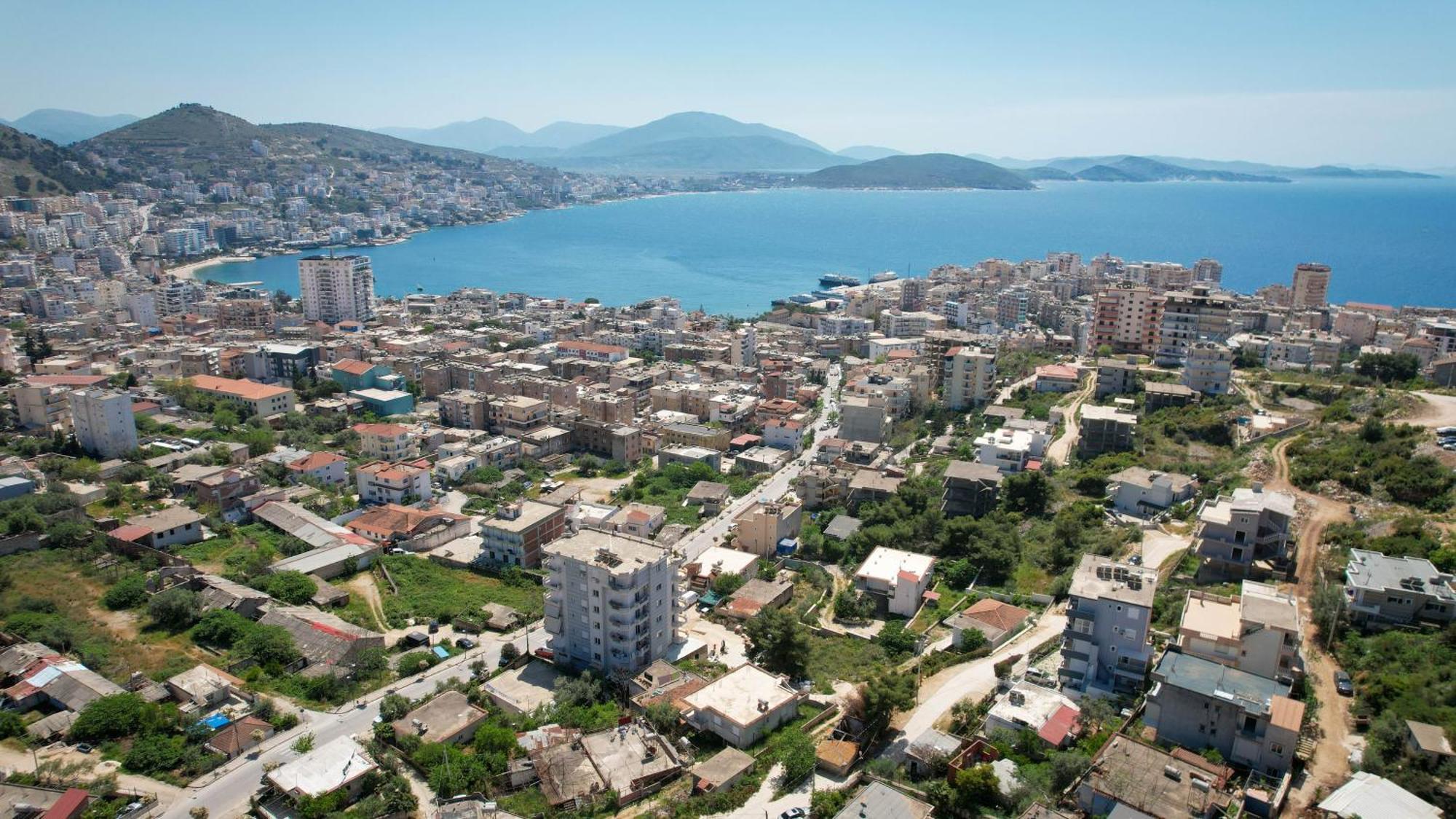 Aldisen Apartment Sarande Exterior photo
